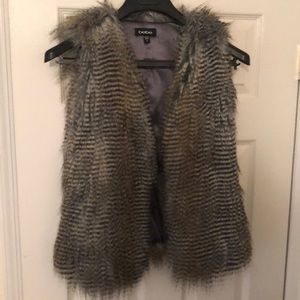 Bebe fur vest